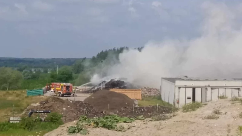 Obrazek do pytania - Co było źródłem potężnego ognia w miejscowości Kozodrza, z którym walczyło ponad 60 strażaków?