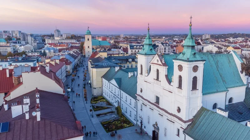 Obrazek do pytania - Ten lokal gastronomiczny został zamknięty - który?