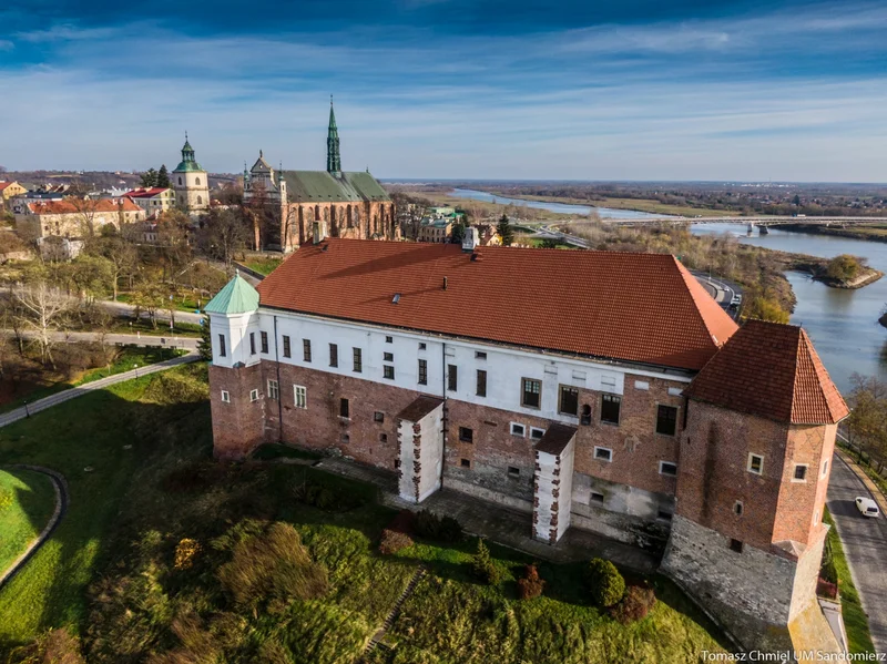 Obrazek do pytania - W którym roku sandomierski zamek został wysadzony w powietrze?