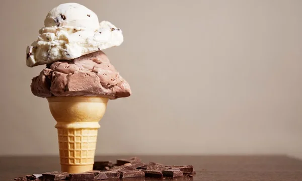 1. Zielona Budka ( lody różnych firm, rożki, na patyku, w wafelku), aleja Niepodległości 2/1, ocena 4,8 (772 opinie). Komentarz klienta: Fantastyczne miejsce. Ogromny wybór lodów w rewelacyjnie niskich cenach. Zawsze jak tam jestem to kupuje hurtowe ilości. Dostępne różnorodne smaki lodów z różnych firm. Na patyku, rożki, kanapki lodowe oraz w pudełkach o różnej gramaturze. Polecam naprawdę warto! 