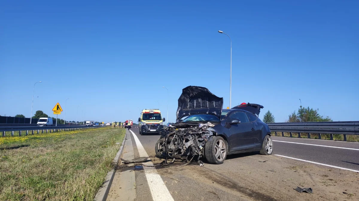 Poważny wypadek na autostradzie A4.  2-letnie dziecko przewiezione do szpitala [ZDJĘCIA] - Zdjęcie główne