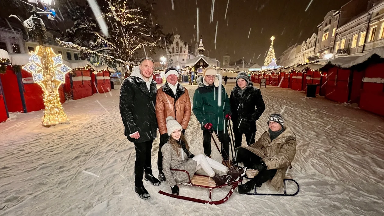 Wśród nocnej ciszy - wieczór kolędowy z zespołem Karczmarze już jutro - Zdjęcie główne