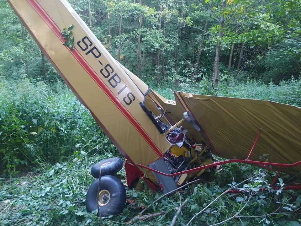 Wypadek samolotu w Starej Wsi. Nie żyje pilot z powiatu rzeszowskiego - Zdjęcie główne
