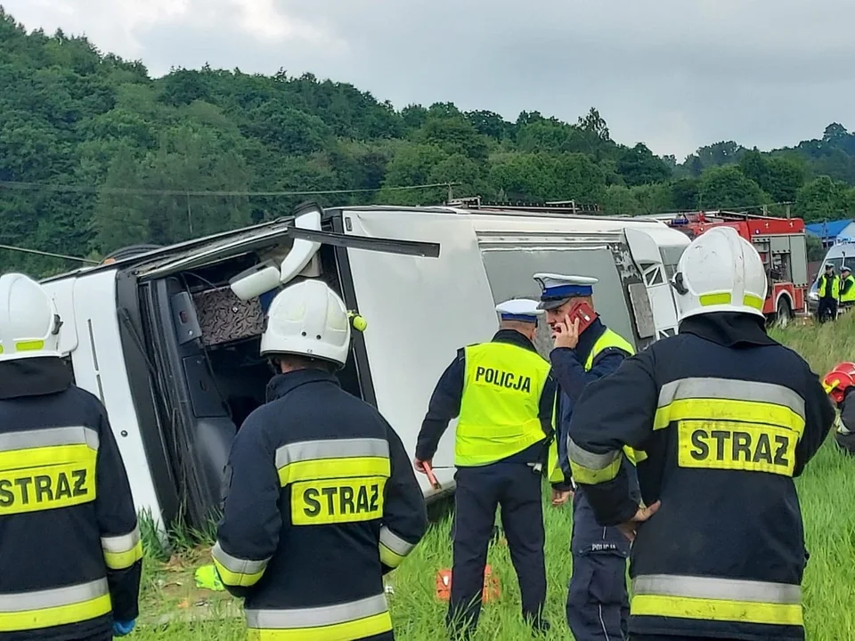 Wypadek autokaru wiozącego dzieci na wycieczkę z Rzeszowa do Zakopanego