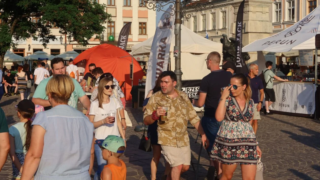 Rozpoczął się Rzeszowski Festiwal Piwa 2022 [ZOBACZ ZDJĘCIA] - Zdjęcie główne