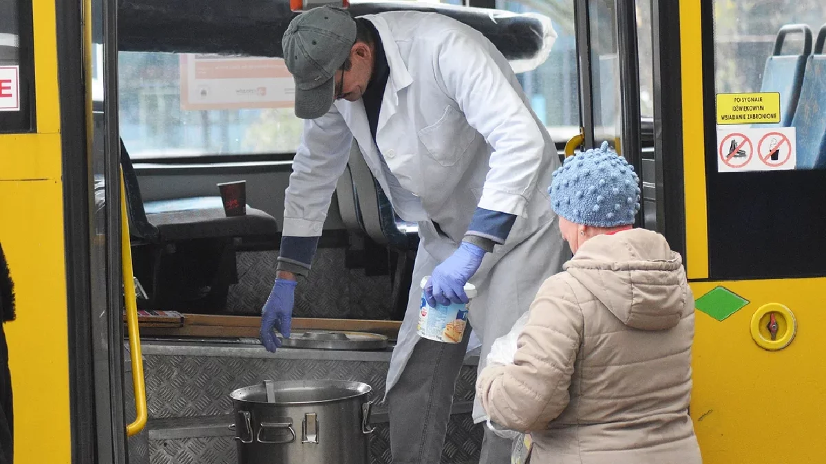 W tym autobusie nie sprawdzają biletów. Kiedy Autobus Ciepła wyrusza na ulicę? [ZDJĘCIA] - Zdjęcie główne