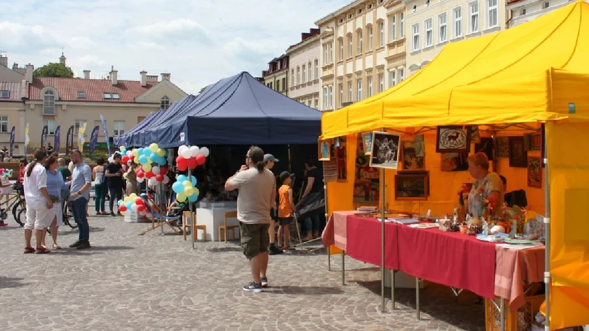 W Rzeszowie będą świętować Światowy Dzień Uchodźcy. Koncerty na Rynku - Zdjęcie główne