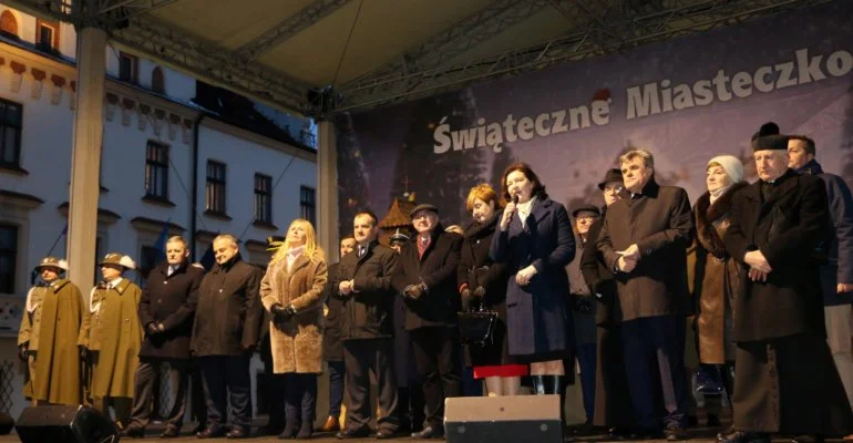 15 grudnia na rzeszowskim Rynku odbędzie się Wigilia Miejska. Na uczestników czekają pokazy laserowe i koncerty na żywo - Zdjęcie główne