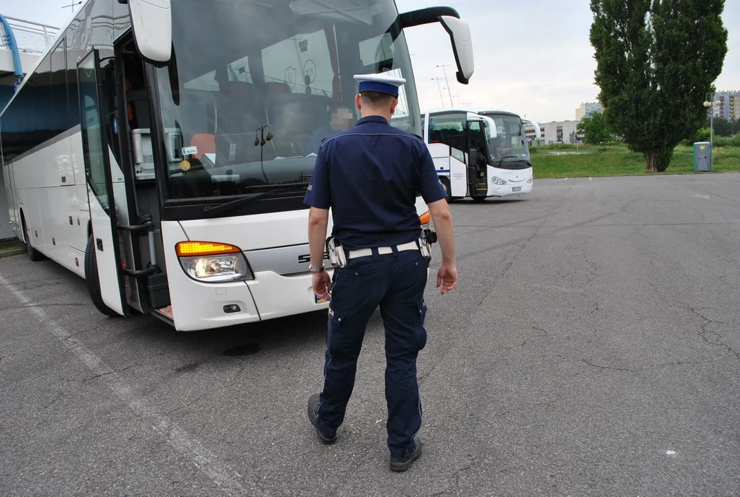 Stały punkt kontroli autokarów przy hali Podpromie - Zdjęcie główne