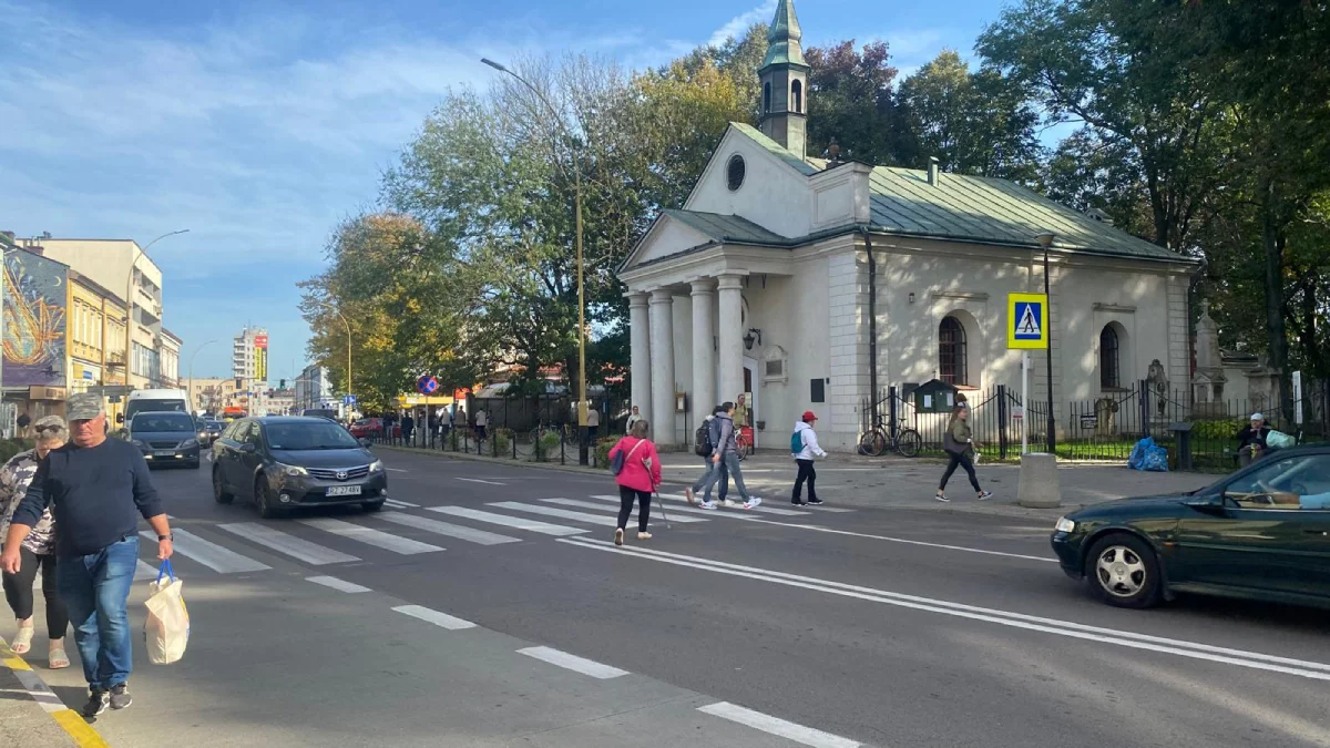 Kierowco! To właśnie na tym przejściu dla pieszych postoisz najdłużej! [ZDJĘCIA] - Zdjęcie główne