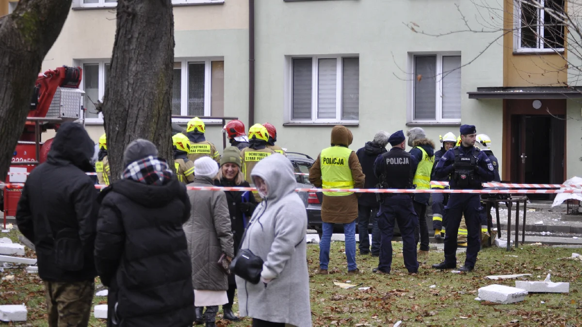 Przerażenie mieszkańców po wybuchu gazu w bloku w Rzeszowie. „Córka do mnie zadzwoniła, że blok się zawalił” - Zdjęcie główne