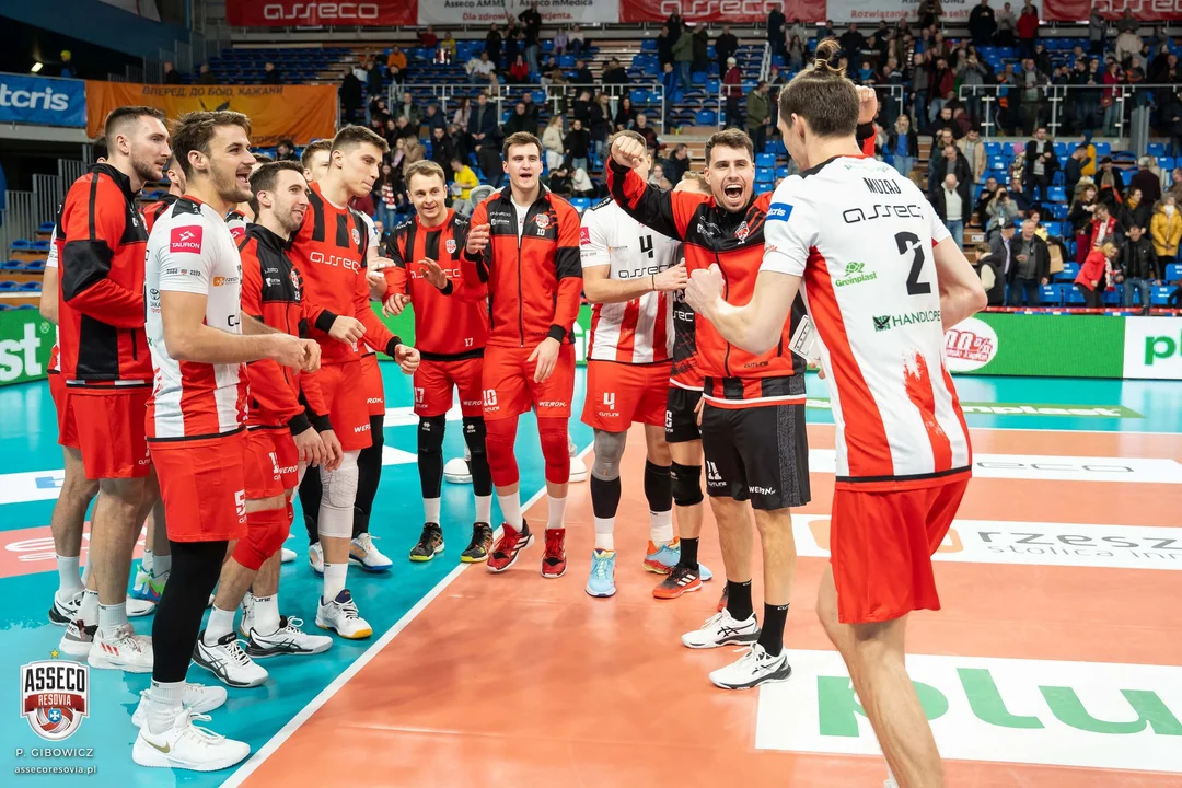 Odmieniona Asseco Resovia Rzeszów liderem PlusLigi. Pod wodzą włoskiego szkoleniowca powalczy o tytuł? - Zdjęcie główne