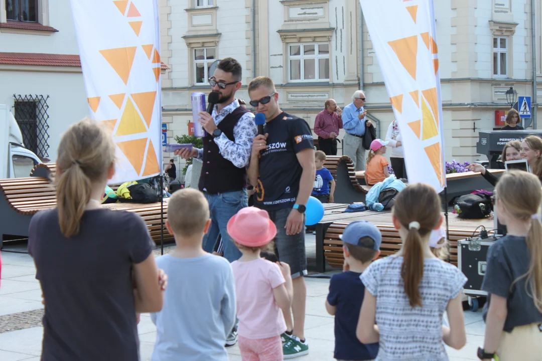 Dzień Dziecka na rzeszowskim Rynku. Świetna zabawa ze Street Artem [ZDJĘCIA] - Zdjęcie główne