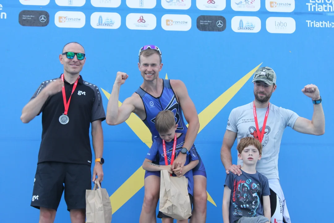 Wszyscy zwycięzcy Mistrzostw Polski Triathlonu Rzeszów 2022. Zobacz, kto triumfował na podium [ZDJĘCIA] - Zdjęcie główne