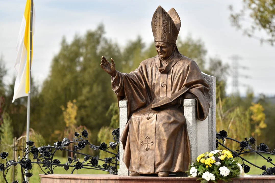 Radni z Rzeszowa chcą bronić dobrego imienia Jana Pawła II. Kto będzie przeciwko? - Zdjęcie główne