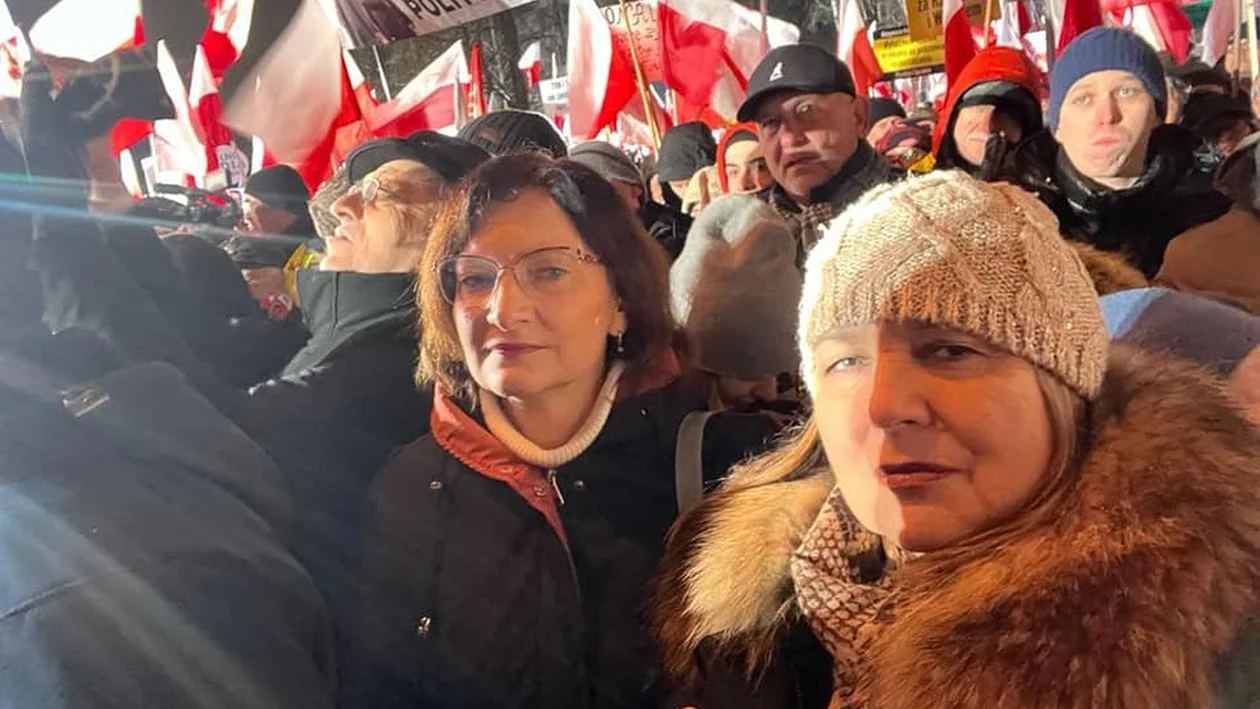 Podkarpacki PiS na Proteście Wolnych Polaków w Warszawie. „To wyraz sprzeciwu dla bezprawnych działań rządu Tuska” [ZDJĘCIA] - Zdjęcie główne