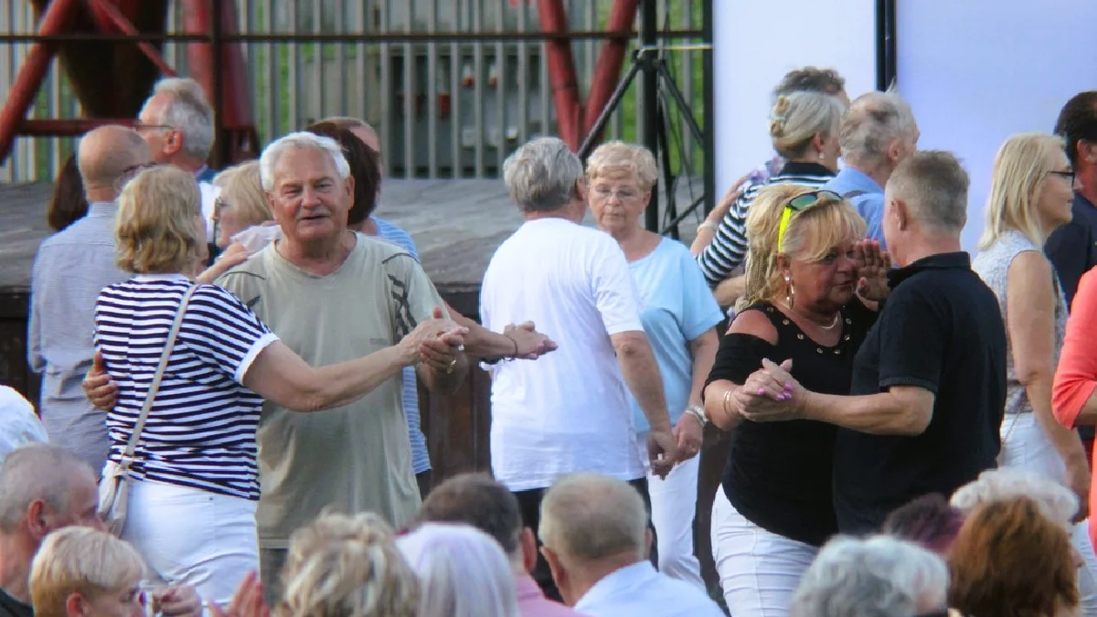 Letnia Potańcówka Miejska pod chmurką na Bulwarach. Byliście? [ZDJĘCIA, WIDEO] - Zdjęcie główne