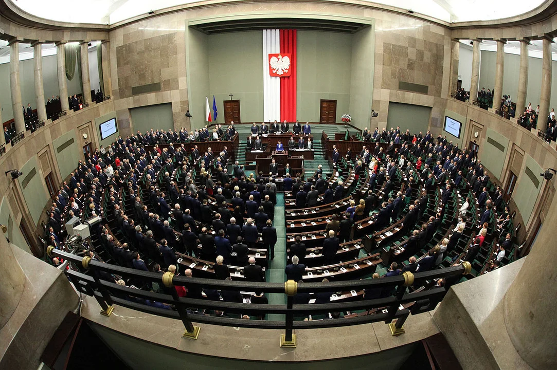 Jak wyglądała aktywność posłów z Podkarpacia w mijającej kadencji Sejmu? KO złożyło najwięcej interpelacji, PiS najmniej - Zdjęcie główne