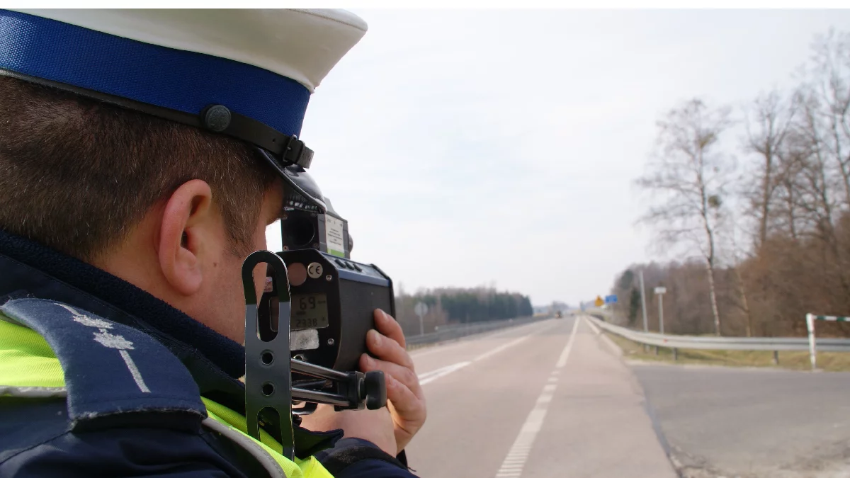 Rekordowe mandaty za przekroczenie prędkości. Policja zatrzymała 6 kierowców w regionie - Zdjęcie główne