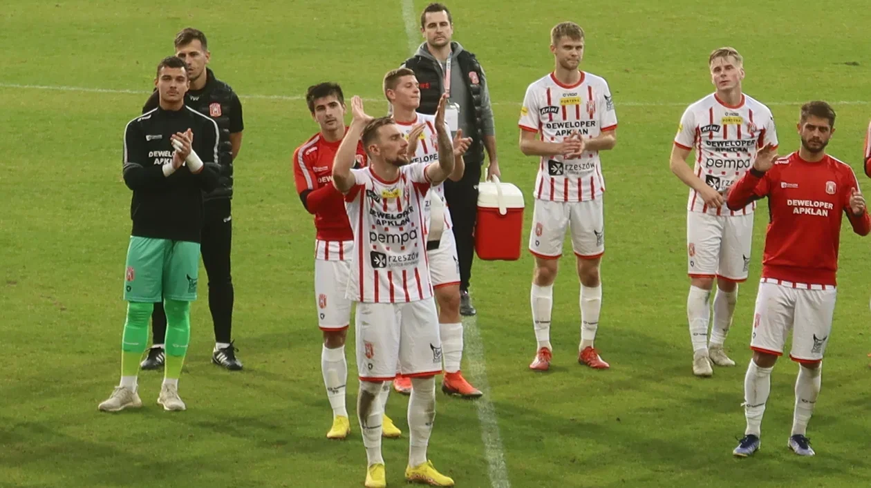 Kolejne zwycięstwo Resovii! Cudowny gol Marka Mroza [WIDEO] - Zdjęcie główne