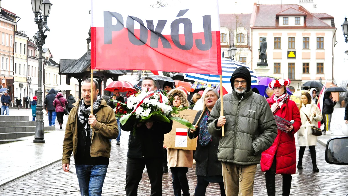 Pokój, nie wojna. Wolne Podkarpacie z pokojową pikietą na ulicach Rzeszowa [ZDJĘCIA] - Zdjęcie główne