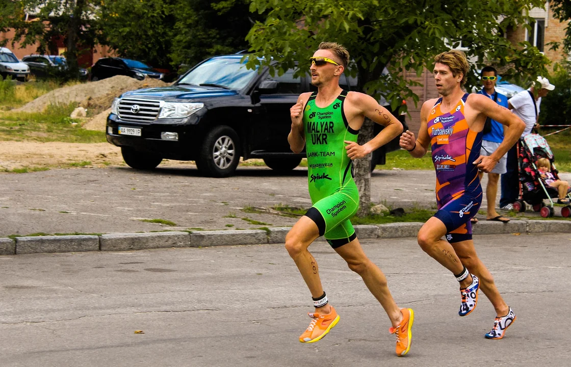 Triathlon im. Aleksandra Ładosia 14 sierpnia w Głogowie Małopolskim. Harmonogram i utrudienia w ruchu - Zdjęcie główne