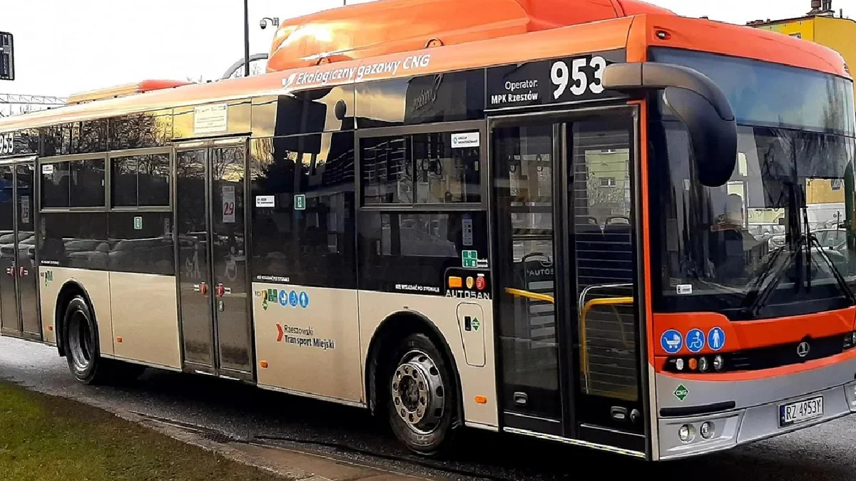 Policja wyjaśnia całe zdarzenie w autobusie. 16-latek nie zaatakował kontrolerki - Zdjęcie główne