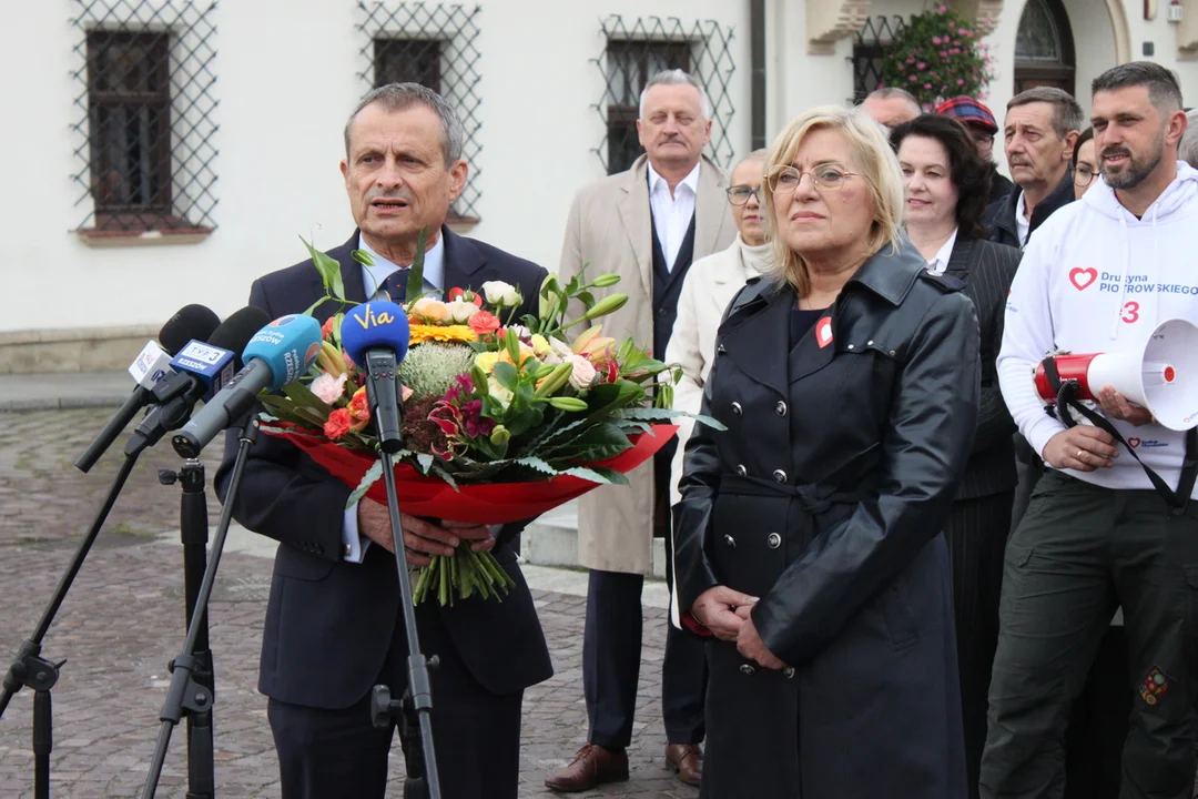 Zdzisław Gawlik podsumował wybory. "Dziękuję za odwagę, byliście zastraszani, a stanęliście do wyborów " [ZDJĘCIA] - Zdjęcie główne