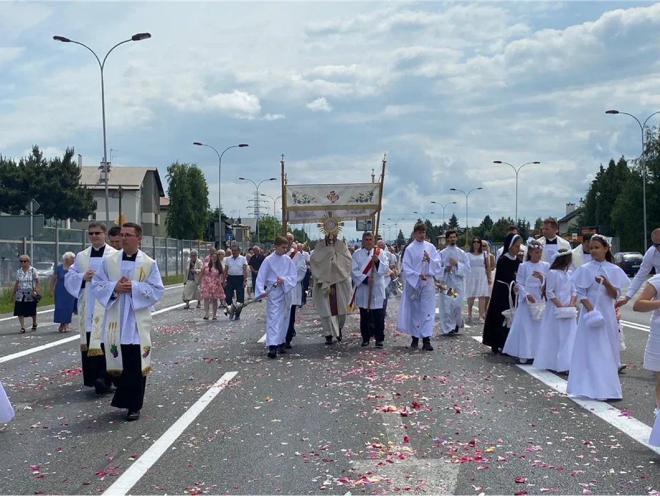 Boże Ciało w Katedrze rzeszowskiej. Tak wyglądała procesja [ZDJĘCIA] - Zdjęcie główne