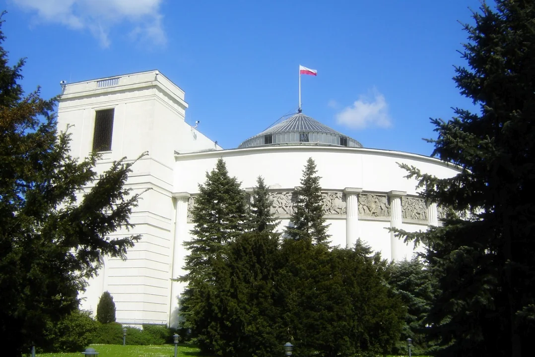 Kto kandyduje do Sejmu w okręgu rzeszowsko-tarnobrzeskim? Przedstawiamy pełne listy wyborcze - Zdjęcie główne