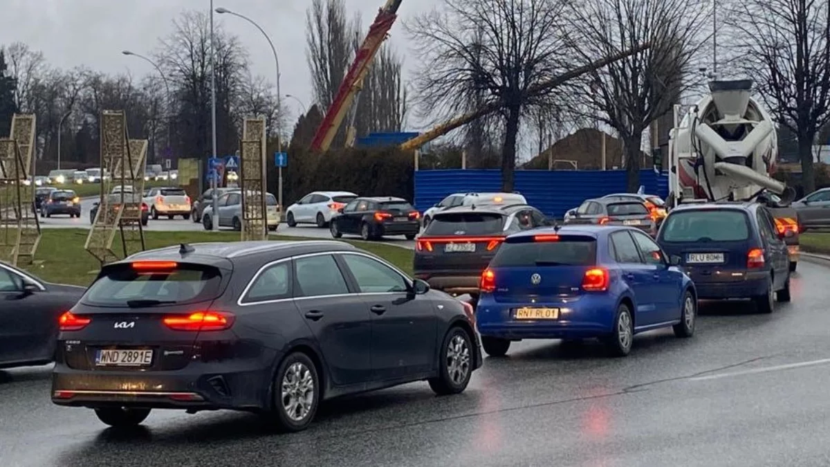 Ta część miasta o poranku jest kompletnie zablokowana [ZDJĘCIA] - Zdjęcie główne