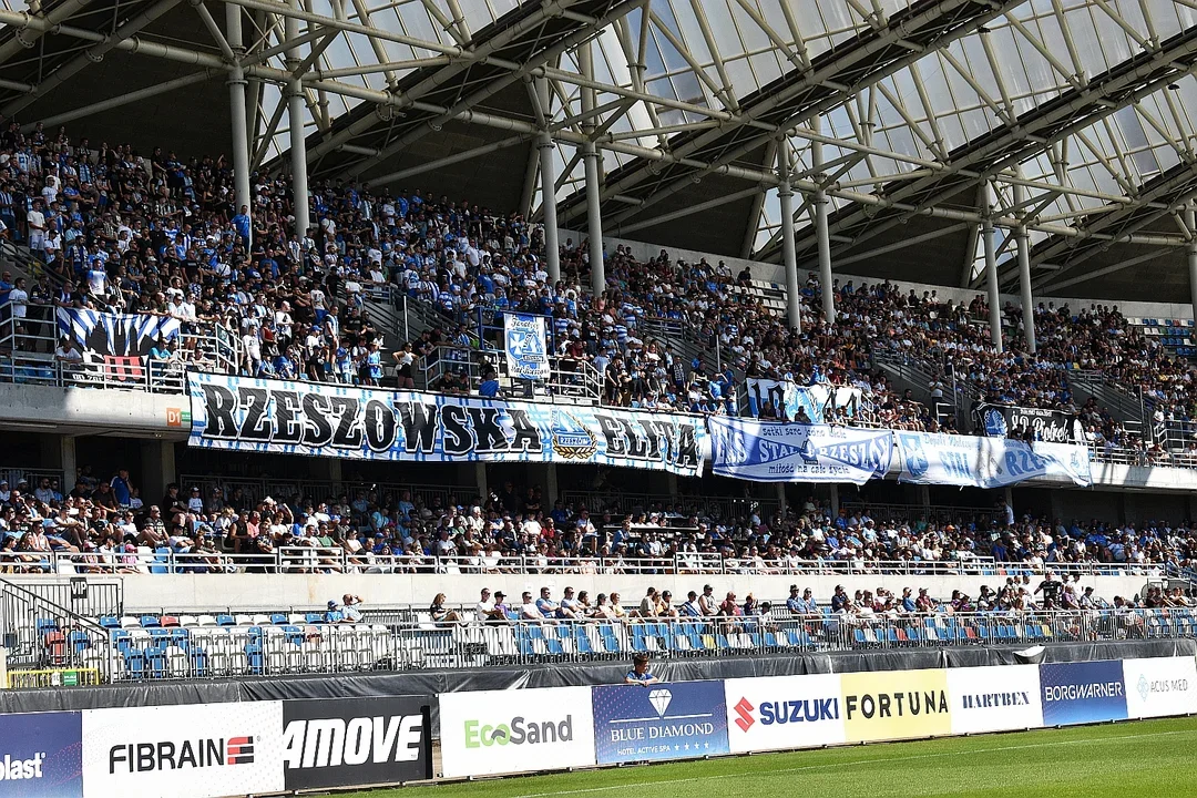 Stal Rzeszów - Górnik Łęczna. Ostatni mecz w tym roku na Hetmańskiej [ZAPOWIEDŹ] - Zdjęcie główne