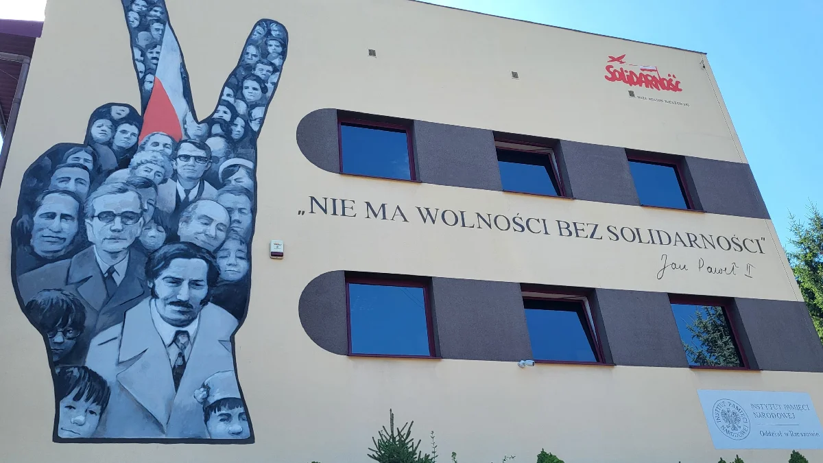 Nowy mural przy ul. Matuszczaka. "Nie ma wolności bez Solidarności". Będzie oficjalna prezentacja - Zdjęcie główne