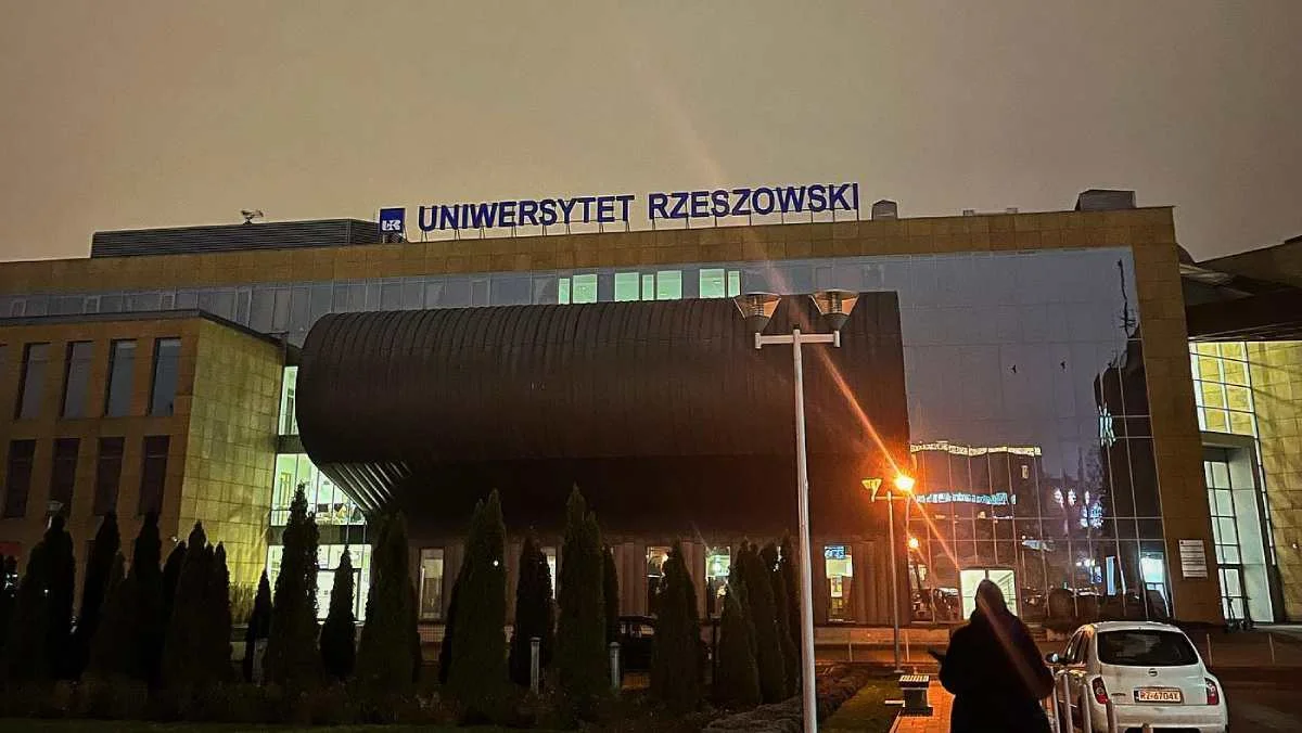 Na Uniwersytecie Rzeszowskim zorganizowano lekcje języka polskiego dla obywateli Ukrainy - Zdjęcie główne