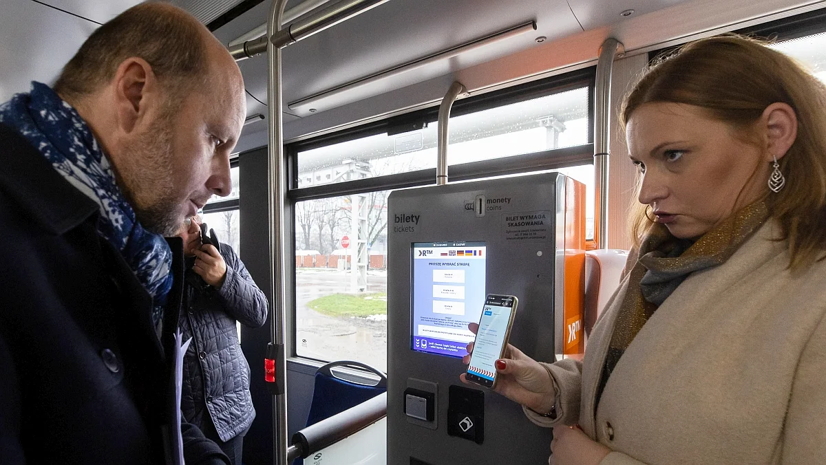 E-bilety w rzeszowskiej komunikacji miejskiej. Jak pasażerowie mogą z nich skorzystać? - Zdjęcie główne