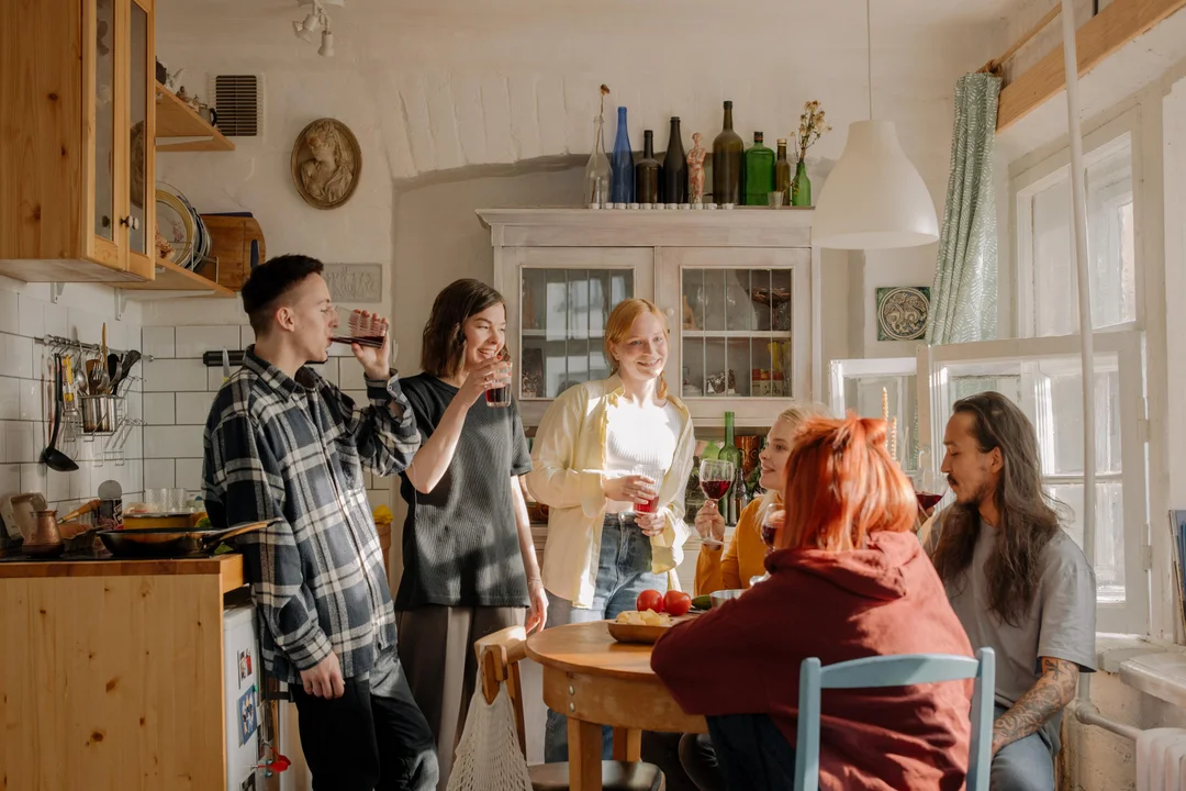 Studenci szukają mieszkań. Jak z cenami? Ile kosztuje pokój w akademiku? - Zdjęcie główne