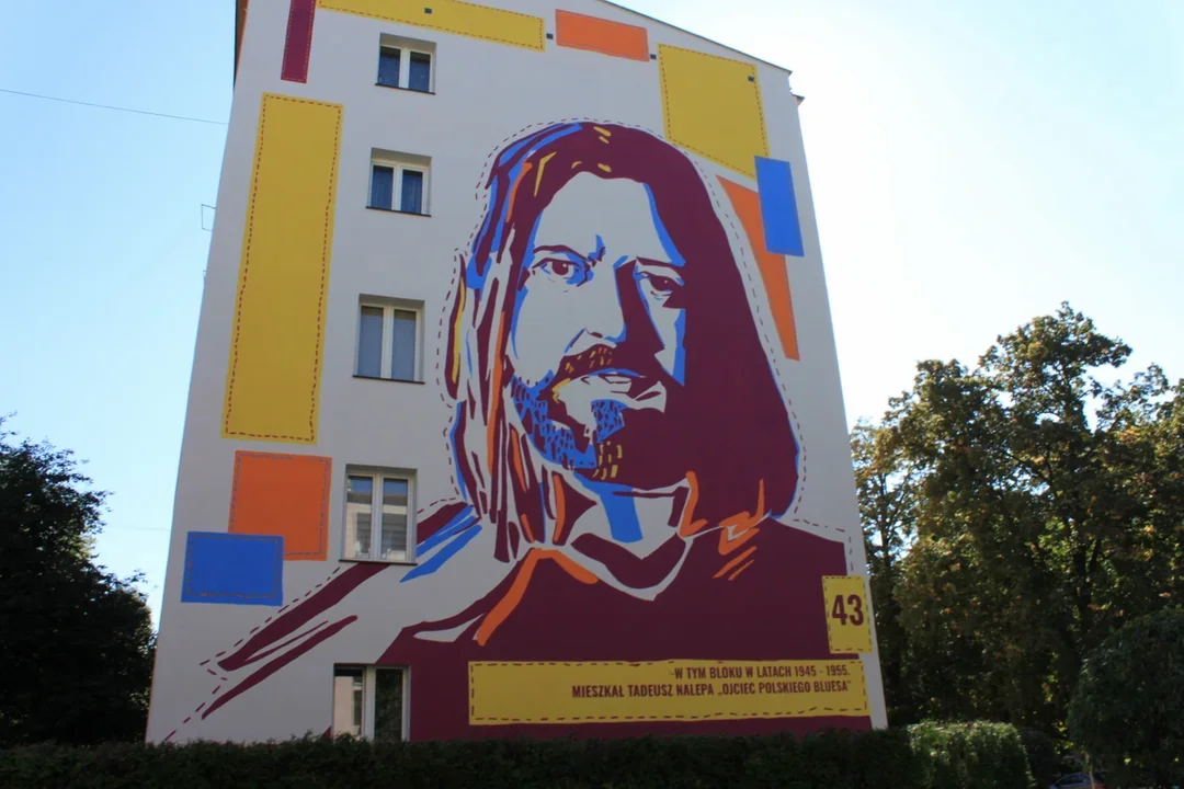 Tadeusz Nalepa ma mural przy ul. Hetmańskiej. W tym bloku mieszkał "Ojciec polskiego bluesa" [ZDJĘCIA] - Zdjęcie główne