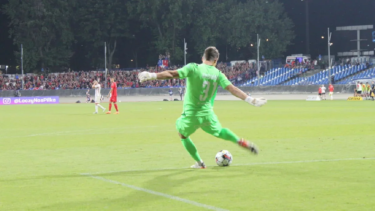 Kibice Wisły Kraków nie wejdą w niedzielę na Stadion Miejski w Rzeszowie - Zdjęcie główne