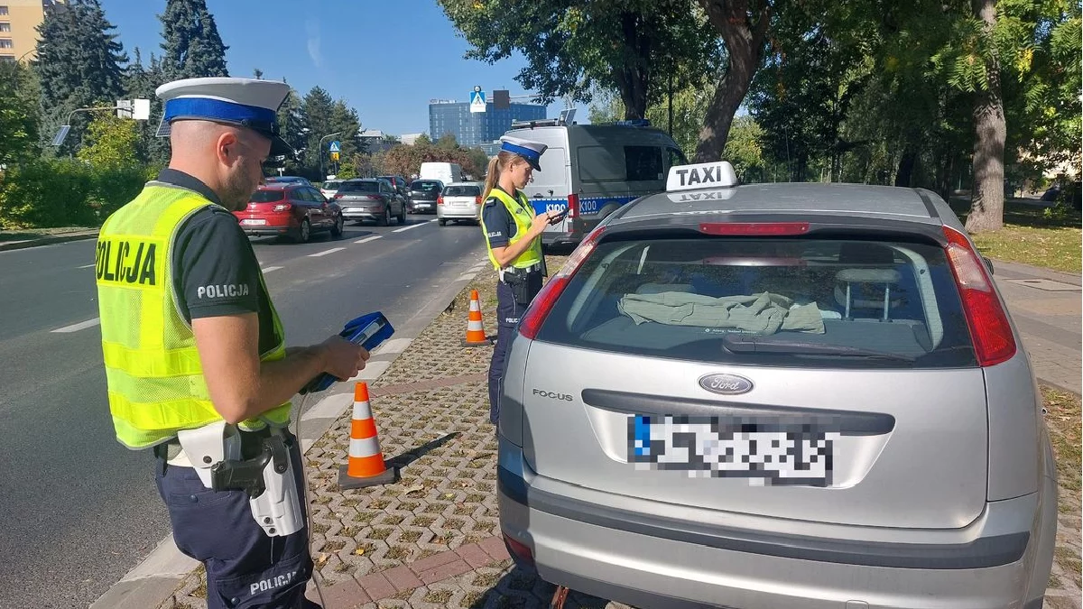 Policjanci sprawdzali w Rzeszowie poziom spalin. Sporo aut niedopuszczonych do jazdy - Zdjęcie główne