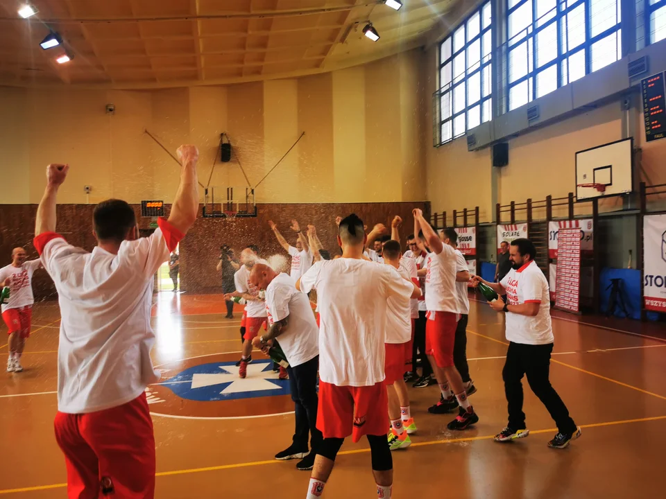 Stolaro.pl Resovia Rzeszów w drugiej lidze. Trwa odbudowa koszykówki w stolicy Podkarpacia [ZDJĘCIA, WIDEO] - Zdjęcie główne