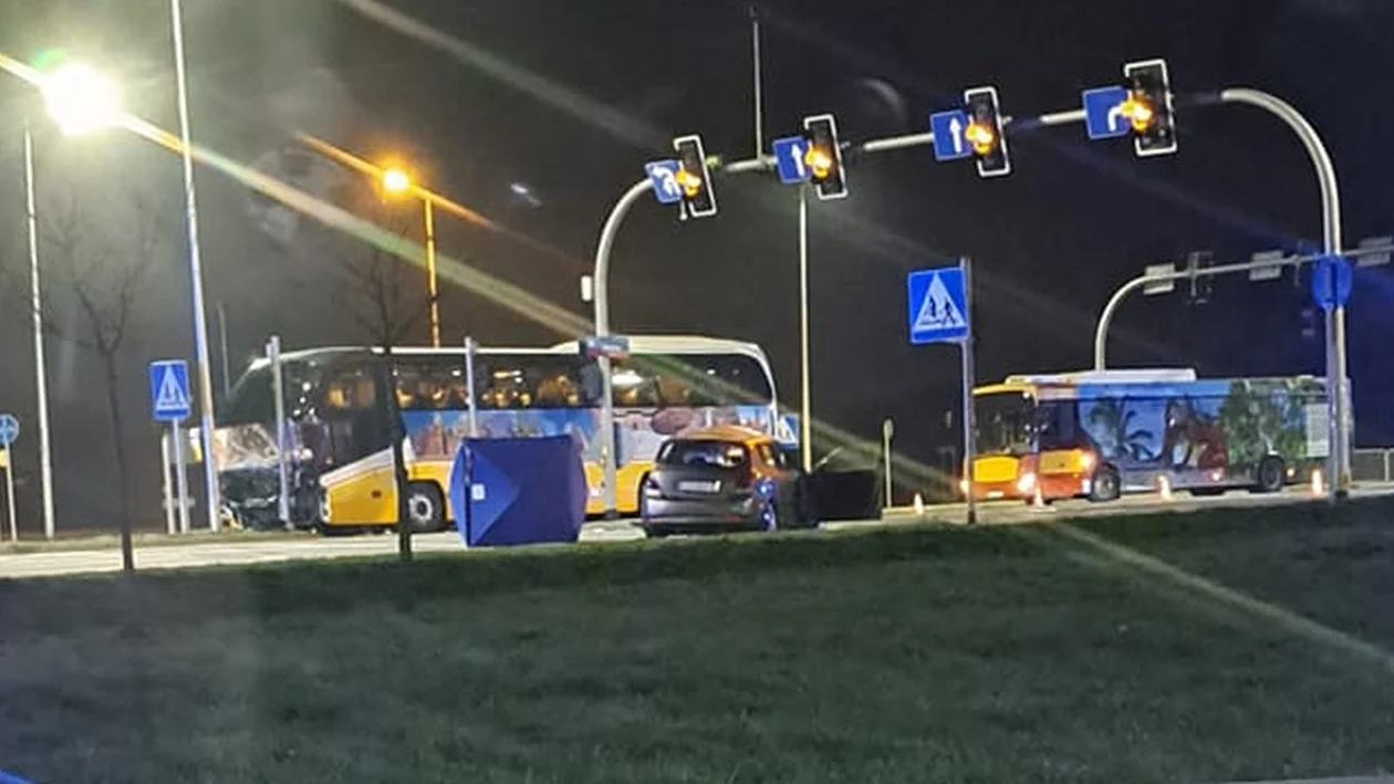 Tragiczny weekend na drogach Rzeszowa i okolic. 62-latka zginęła po zderzeniu z autobusem jadącym na Ukrainę - Zdjęcie główne