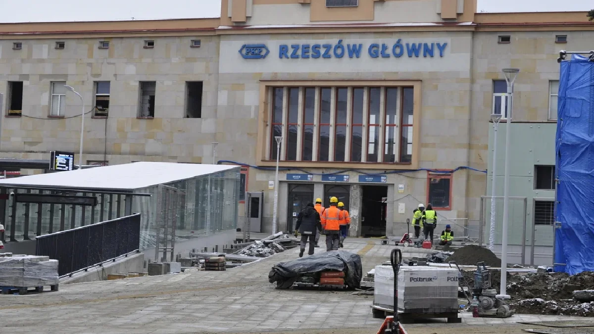 Radni z zastrzeżeniami do regulaminu parkingu podziemnego przy dworcu PKP. Dlaczego? - Zdjęcie główne