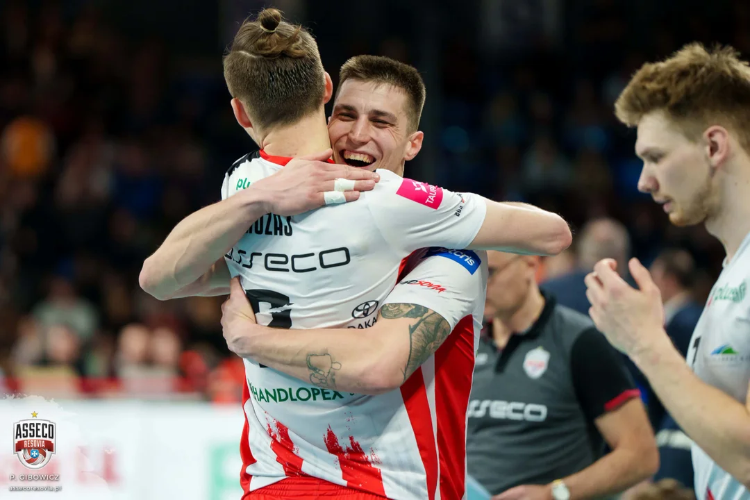 Emocje na Podpromiu! Asseco Resovia liderem PlusLigi. Cenne zwycięstwo z Treflem Sopot [RELACJA] - Zdjęcie główne