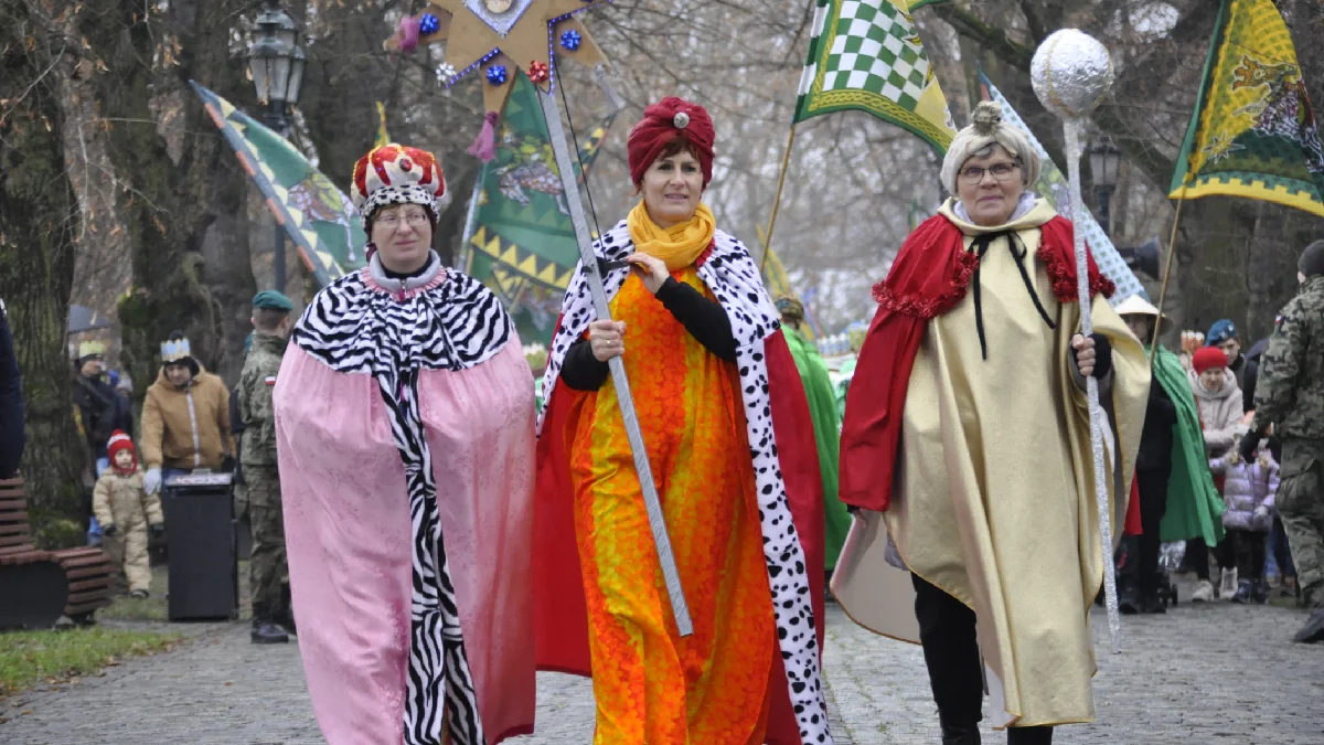 Orszak Trzech Króli w Rzeszowie. Tłumy we wspólnym kolędowaniu [ZDJĘCIA-CZĘŚĆ 2] - Zdjęcie główne