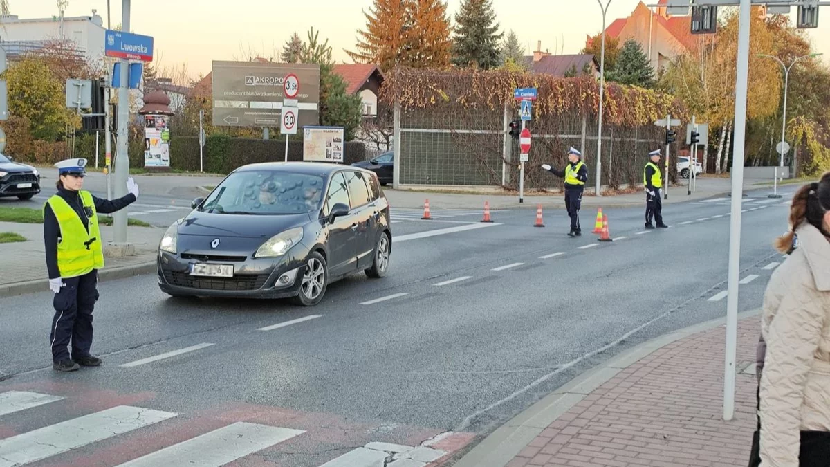 Przerażające statystyki po Wszystkich Świętych. Aż tyle razy interweniowała policja [ZDJĘCIA] - Zdjęcie główne