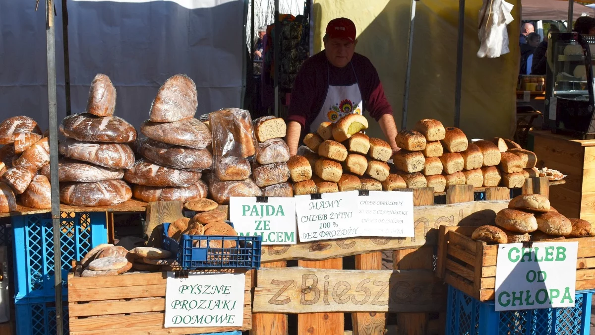 Październikowy Podkarpacki Bazarek w Rzeszowie. Regionalne wyroby i produkty jesienną porą [ZDJĘCIA] - Zdjęcie główne