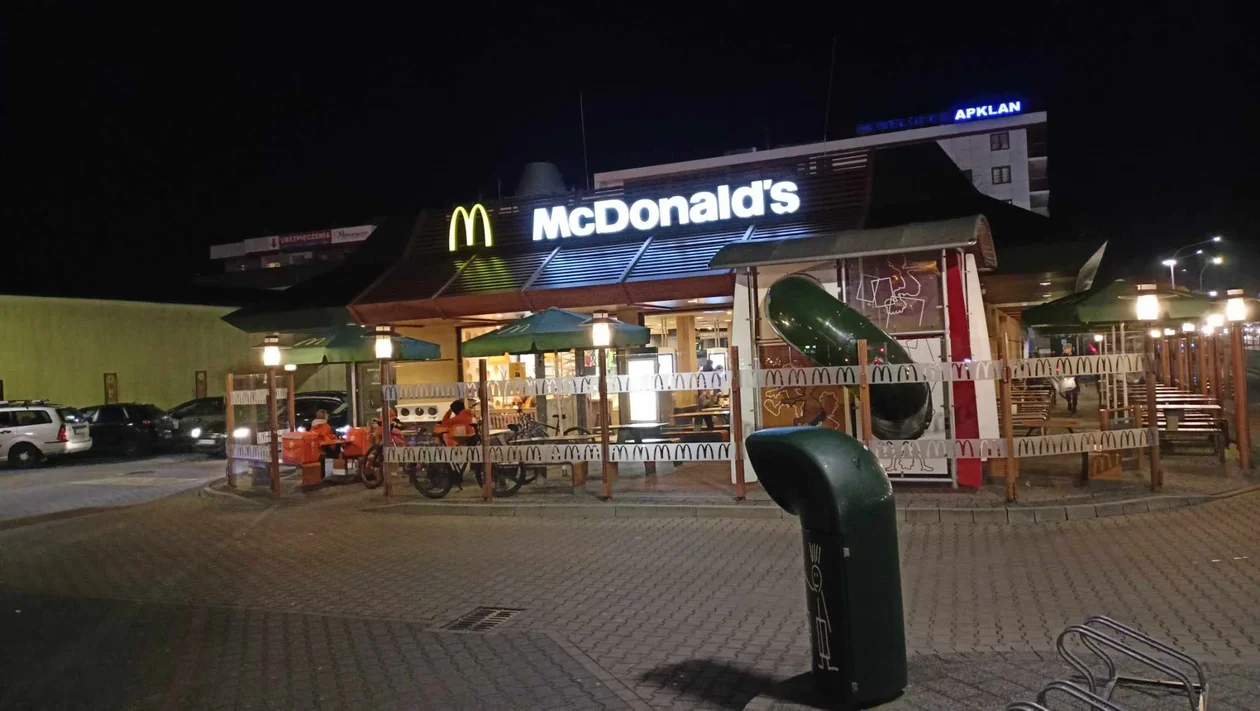 Burger Drwala szału już nie robi. W Rzeszowie nie ma kolejek przy drive-thru - Zdjęcie główne