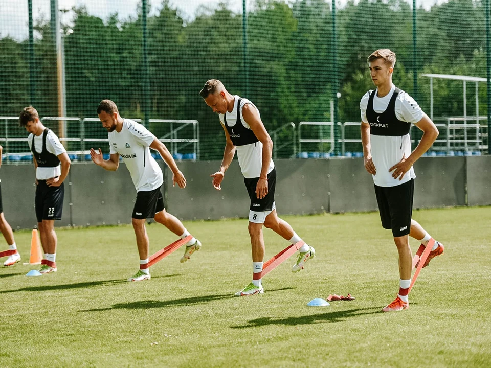 Trwają przygotowania Stali Rzeszów do nowego sezonu. Formę przed 1 ligą trenują na obozie piłkarskim  - Zdjęcie główne