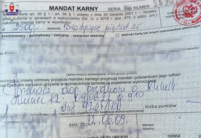 Mandatem karnym w wysokości 2500 złotych oraz utratą prawa jazdy zakończyła się podróż 48-latki, mieszkanki gminy Warszawa-Białołęka. Na krajowej dwójce w miejscowości Tłuścieć przekroczyła dozwoloną prędkość o 84 kilometry. Jako powód podała fakt, że auto którym podróżowała wskazuje... prędkość w milach.