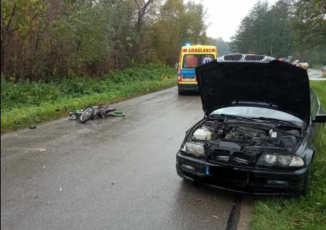 Tragedia w Brzezinach. Kierowca motoroweru zmarł na miejscu. W akcji helikopter LPR - Zdjęcie główne